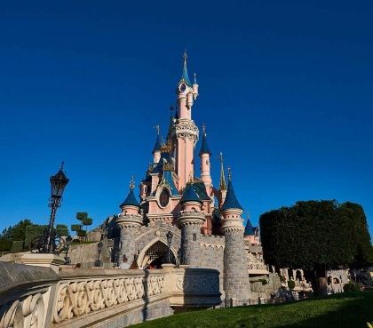 betoverende sleeping beauty castle overdag disneyland parijs