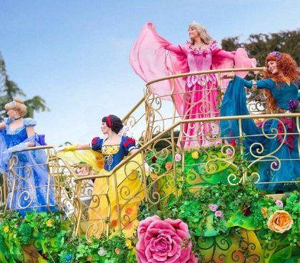 prinsessen in stars on parade van disneyland parijs