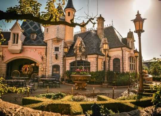 Geniet van heerlijk Culinair eten in Restaurant Auberge de Cendrillon in Disneyland Parijs