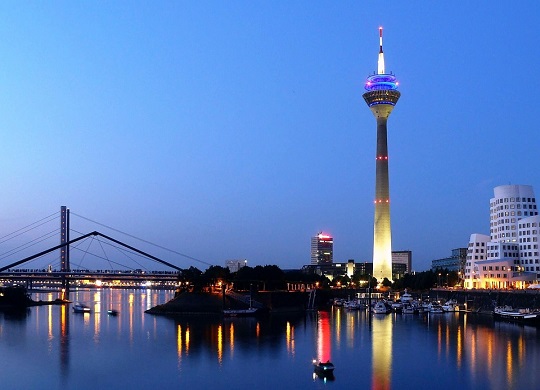 Bezoek de sublieme stad Dusseldorf